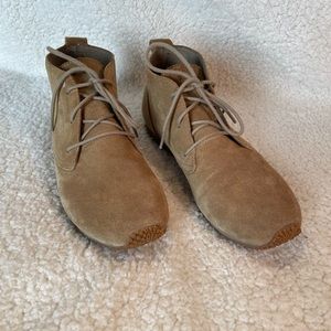 Eddie Bauer Ankle Boots